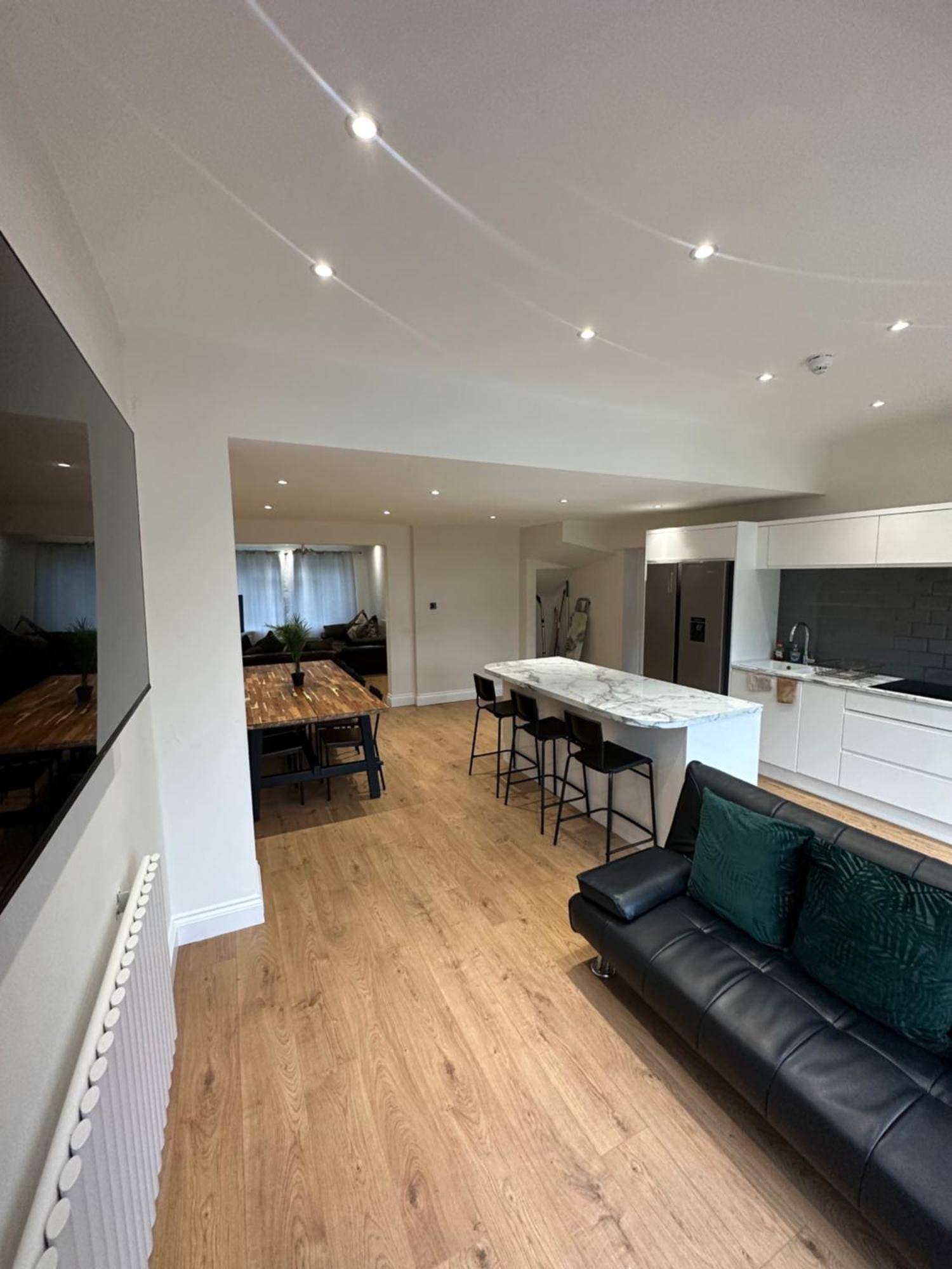 5 Bedroom House In Orpington Exterior photo