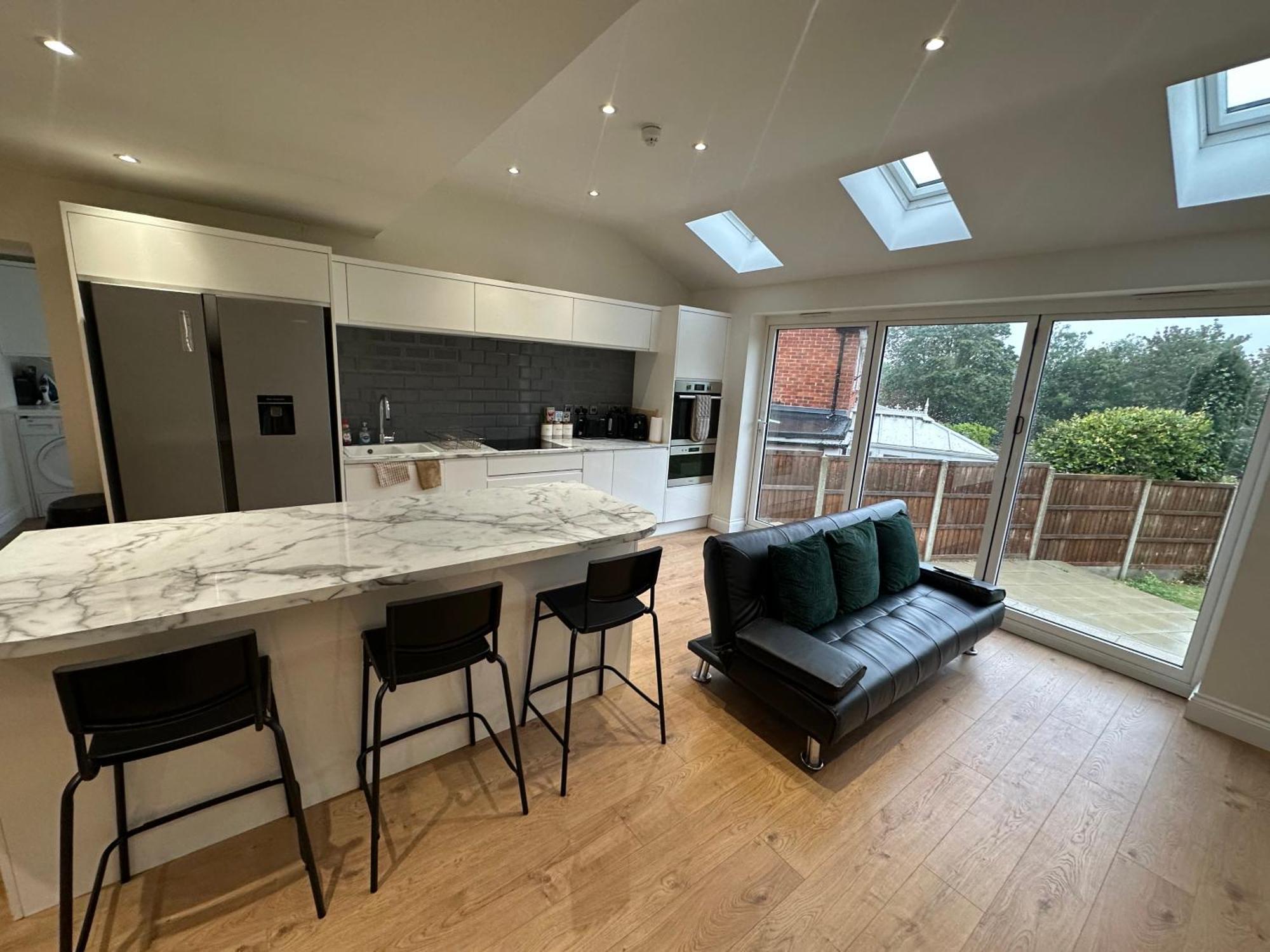 5 Bedroom House In Orpington Exterior photo