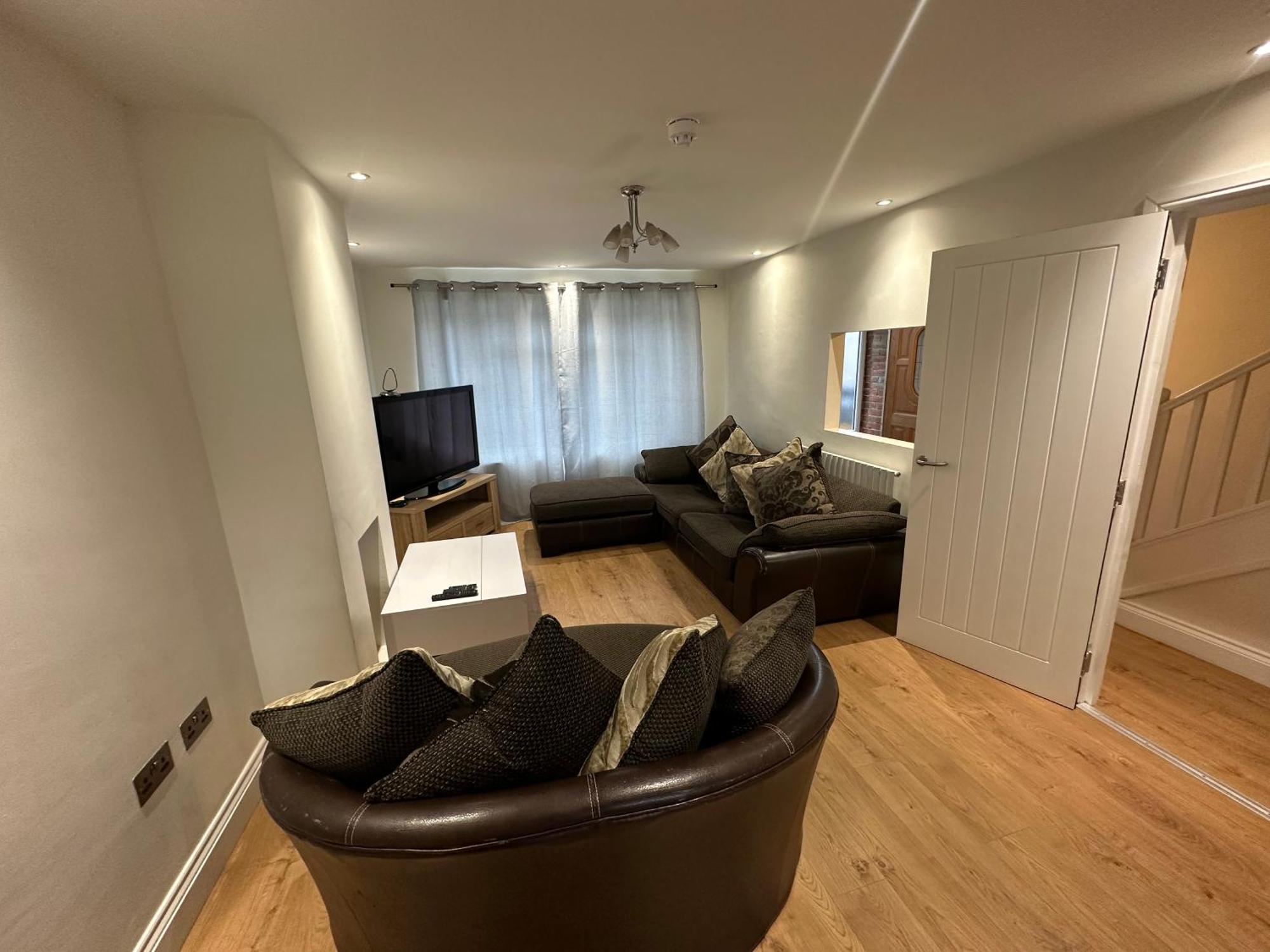 5 Bedroom House In Orpington Exterior photo