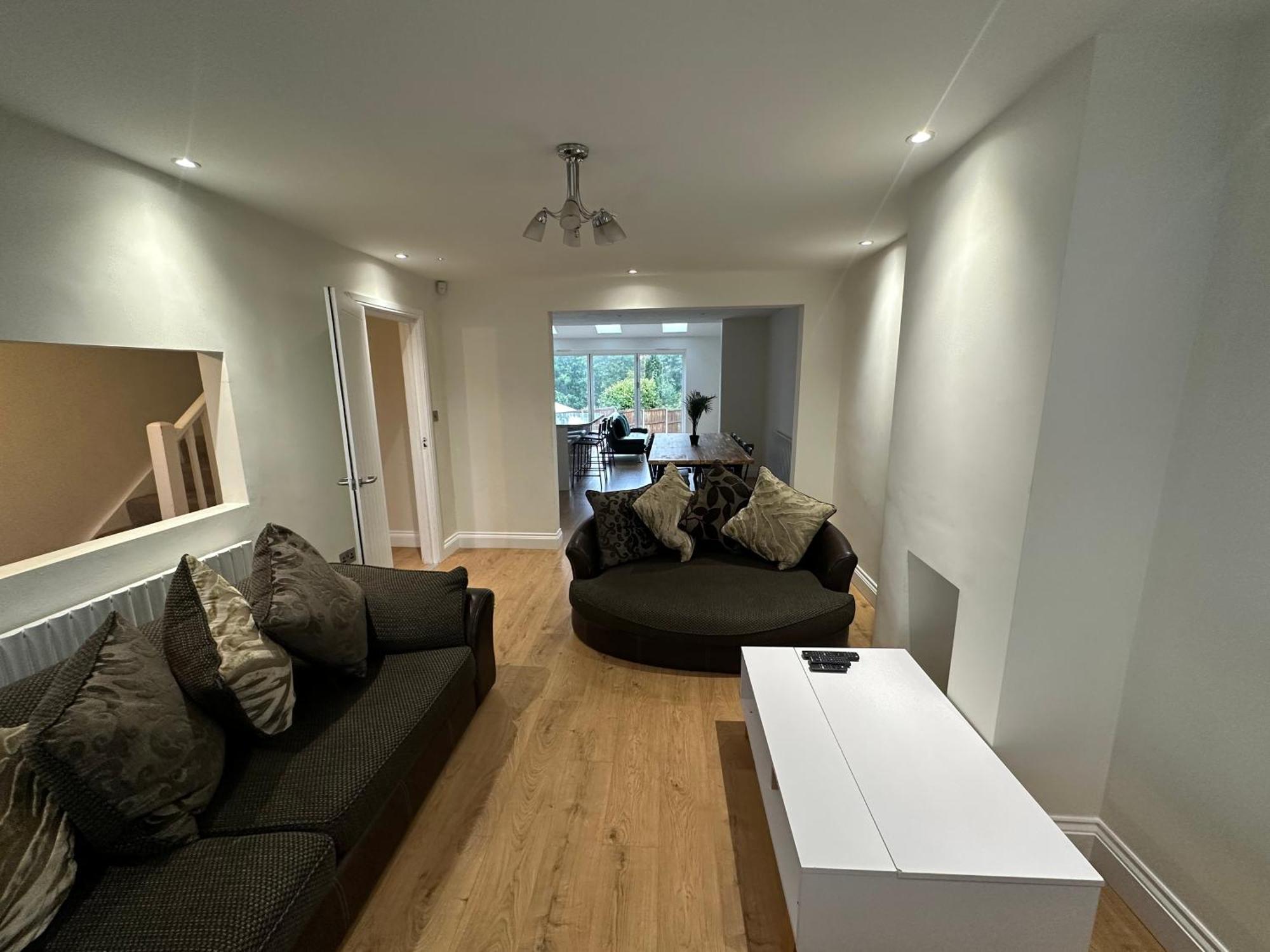 5 Bedroom House In Orpington Exterior photo