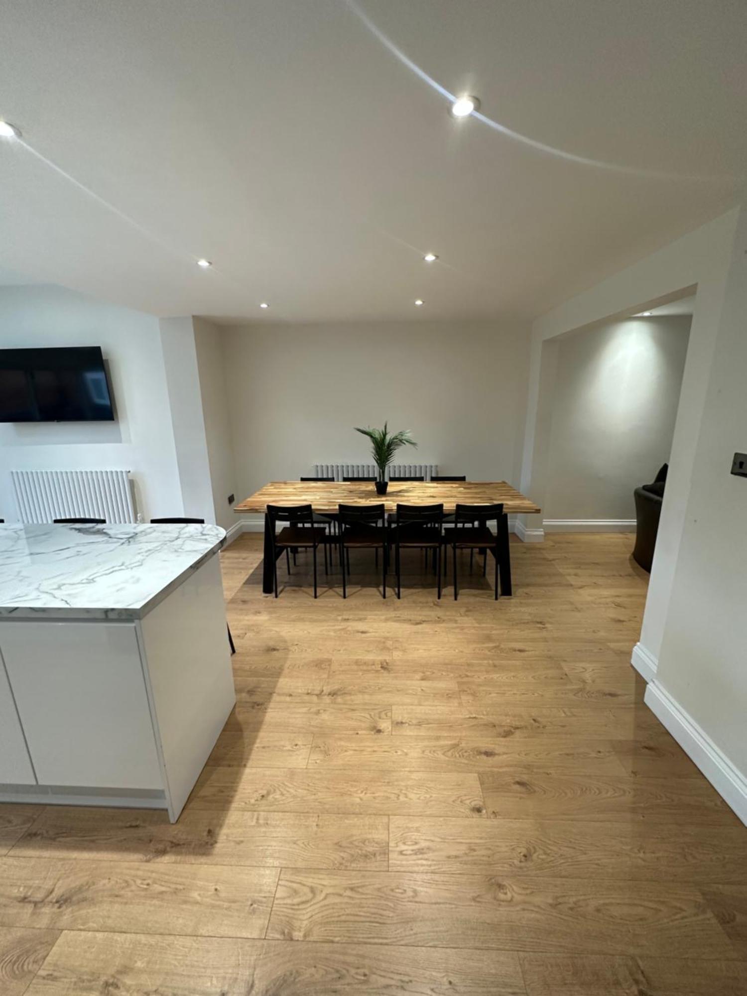 5 Bedroom House In Orpington Exterior photo